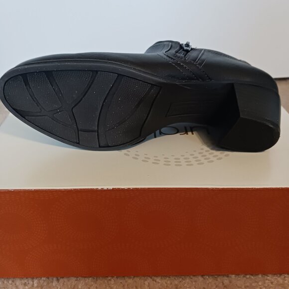 Booties - Picture 3 of 5